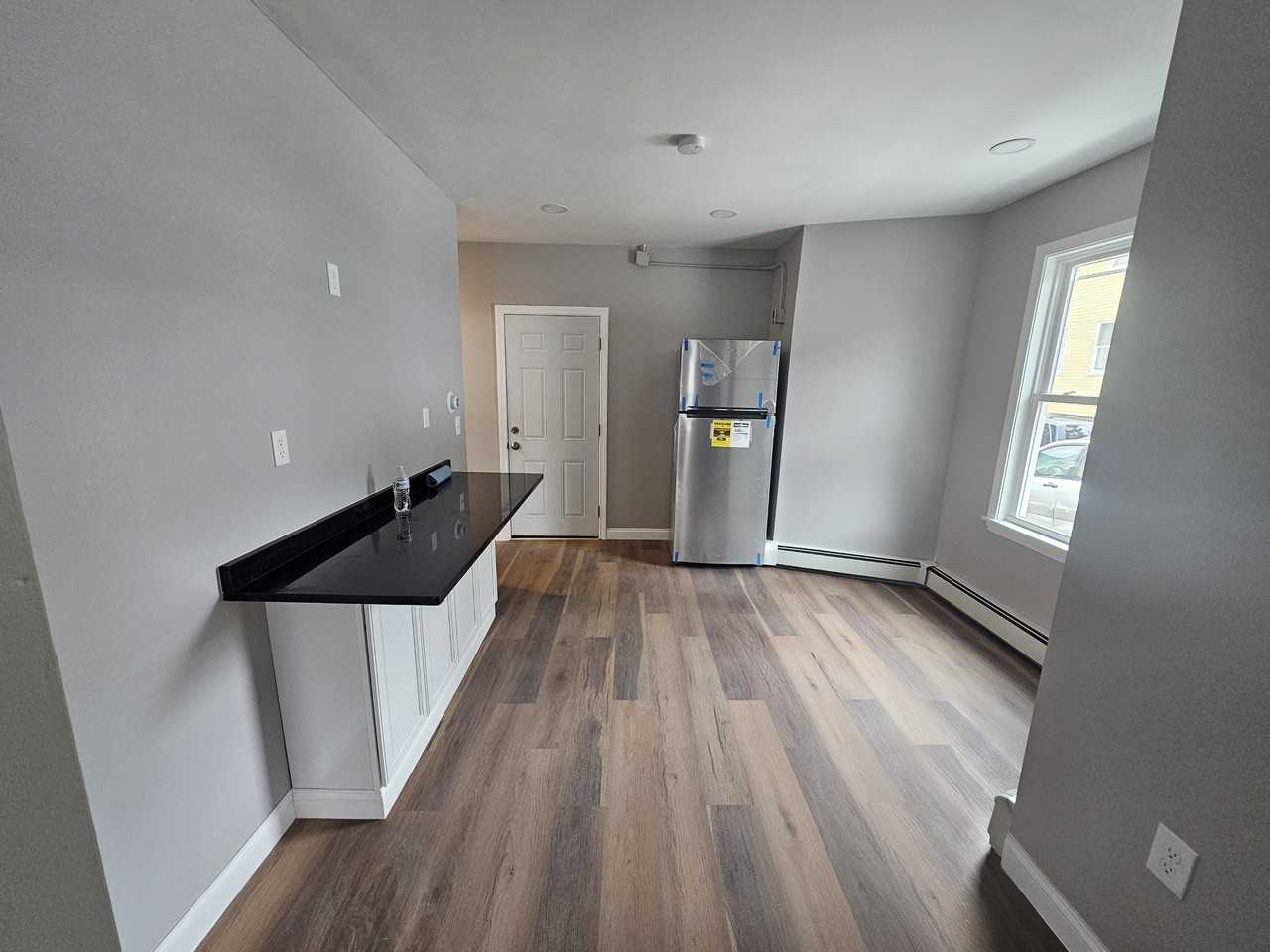 840 Atwells Ave #1W - Photo 3 of 9