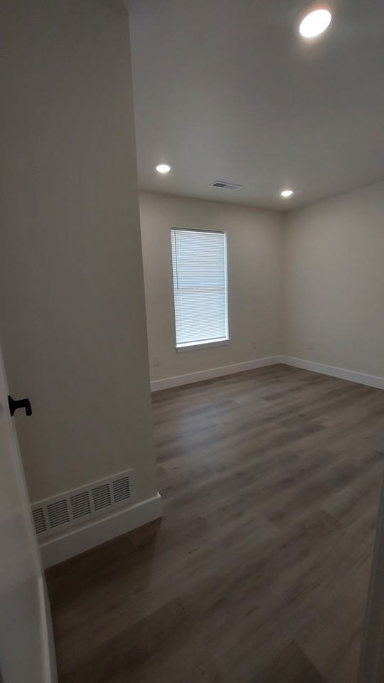 503 Eagle St #503 - Photo 2 of 14