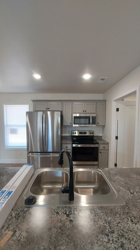 503 Eagle St #503 - Photo 3 of 14