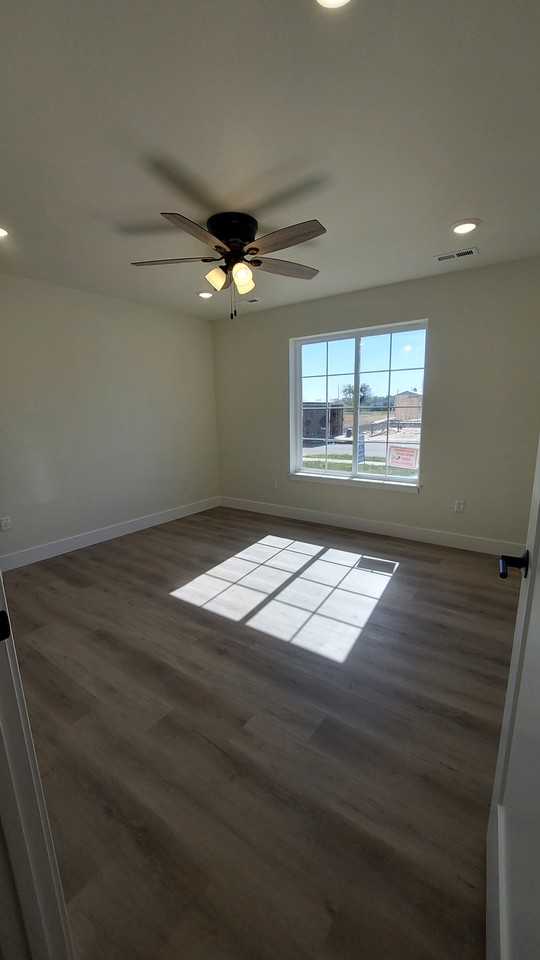 503 Eagle St #503 - Photo 6 of 14