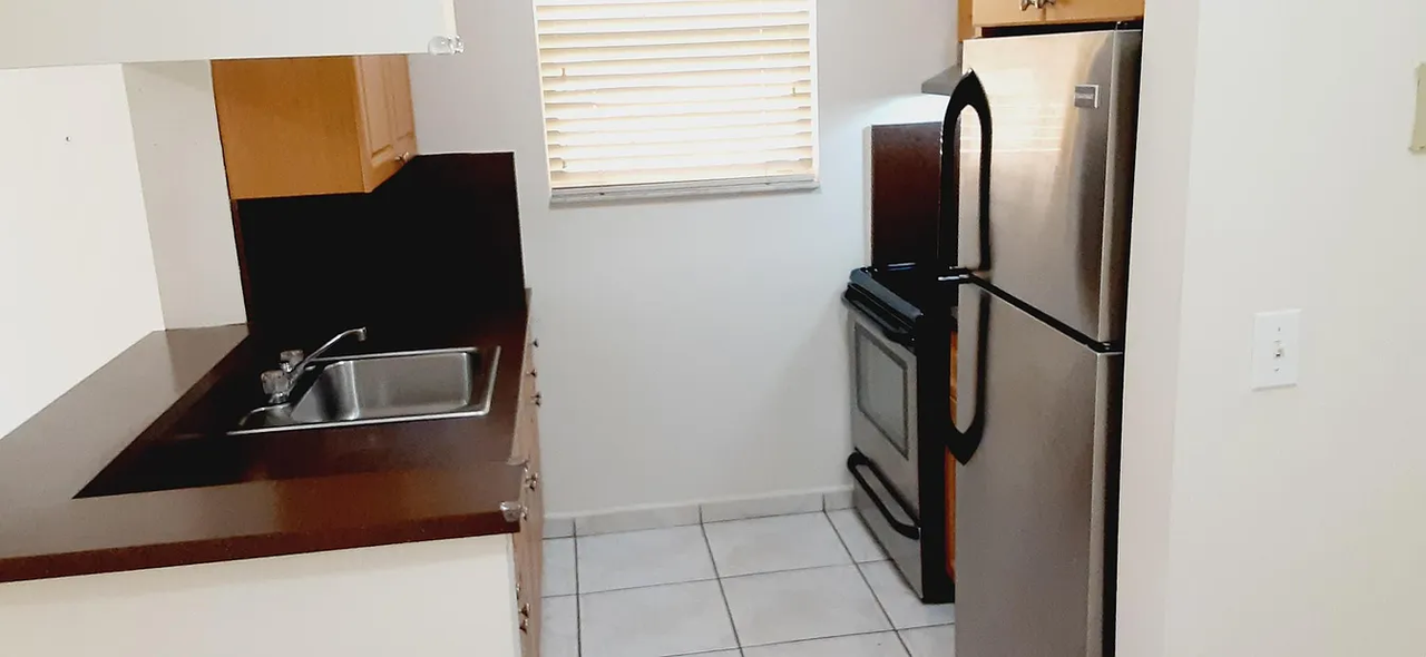 2441 Sw 31st Ave #109 - Photo 4 of 13