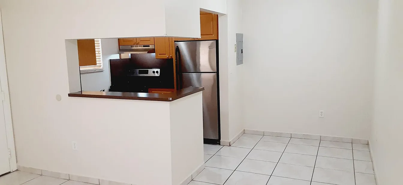 2441 Sw 31st Ave #109 - Photo 5 of 13