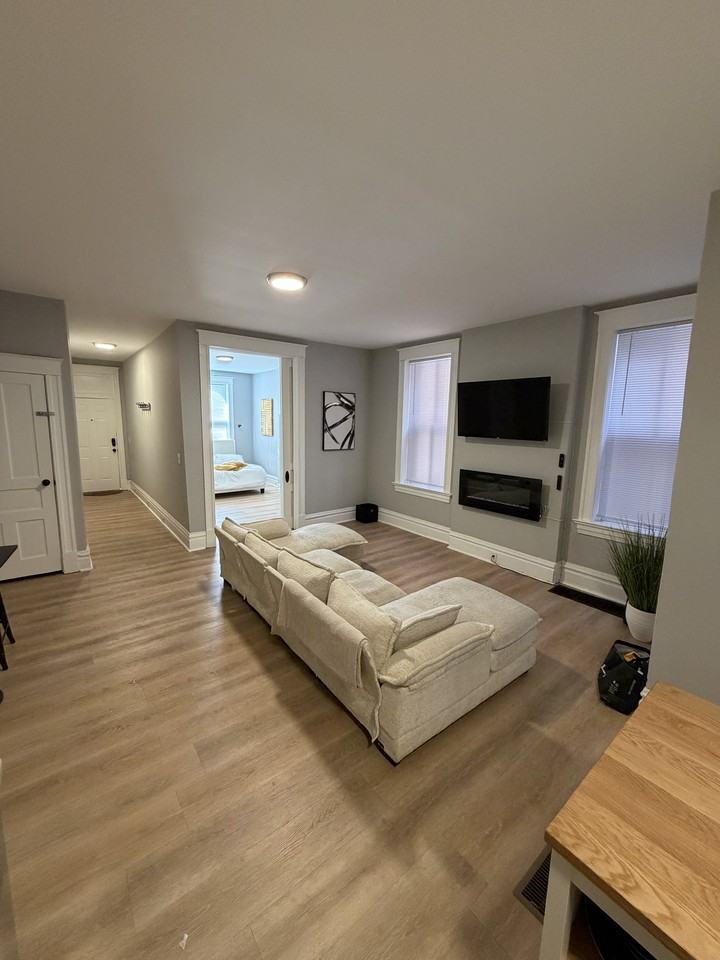 3430 Grace Ave #3430 - Photo 4 of 16