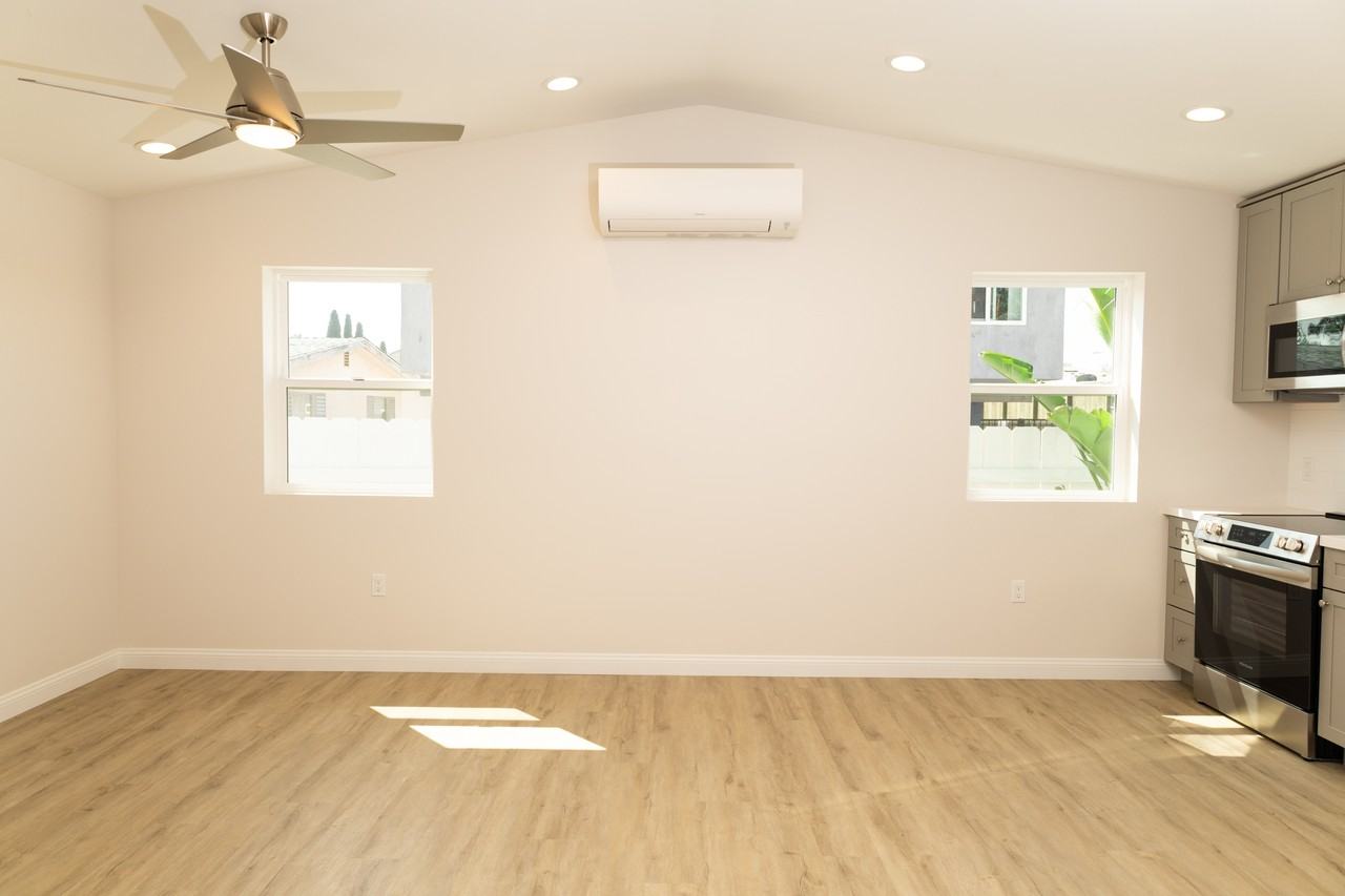 2227 31st St - Photo 3 of 19