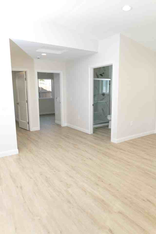 2227 31st St - Photo 5 of 19