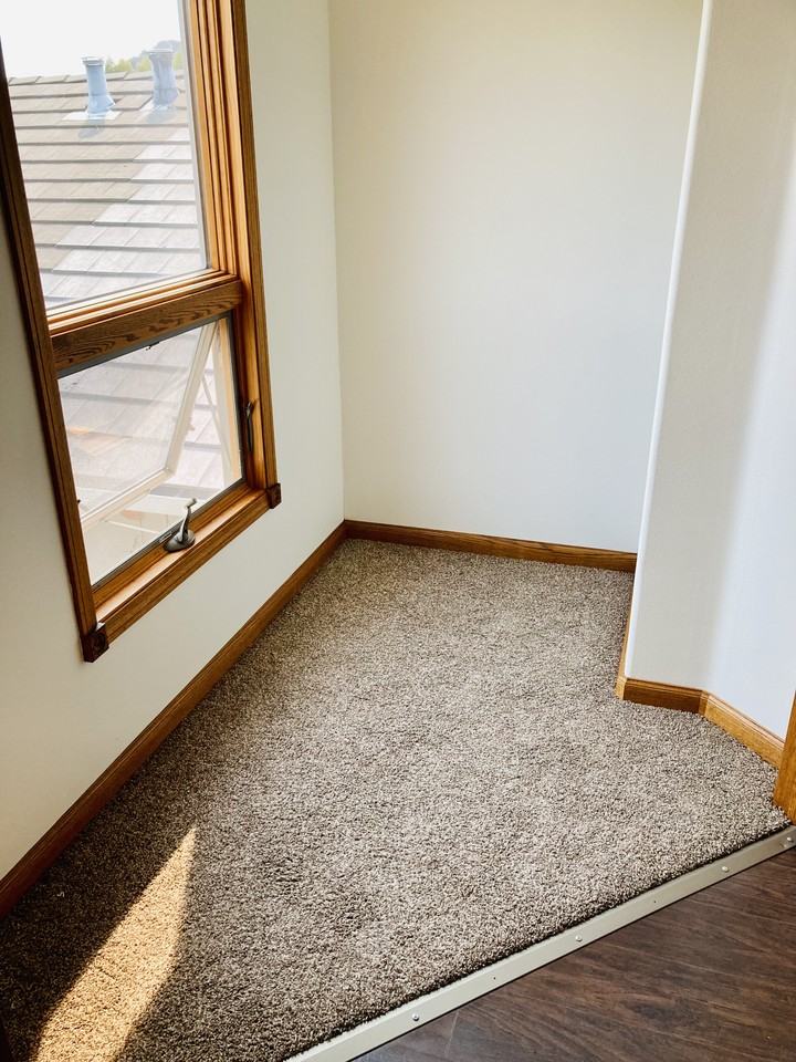 18605 Castle Lake Dr - Photo 4 of 12