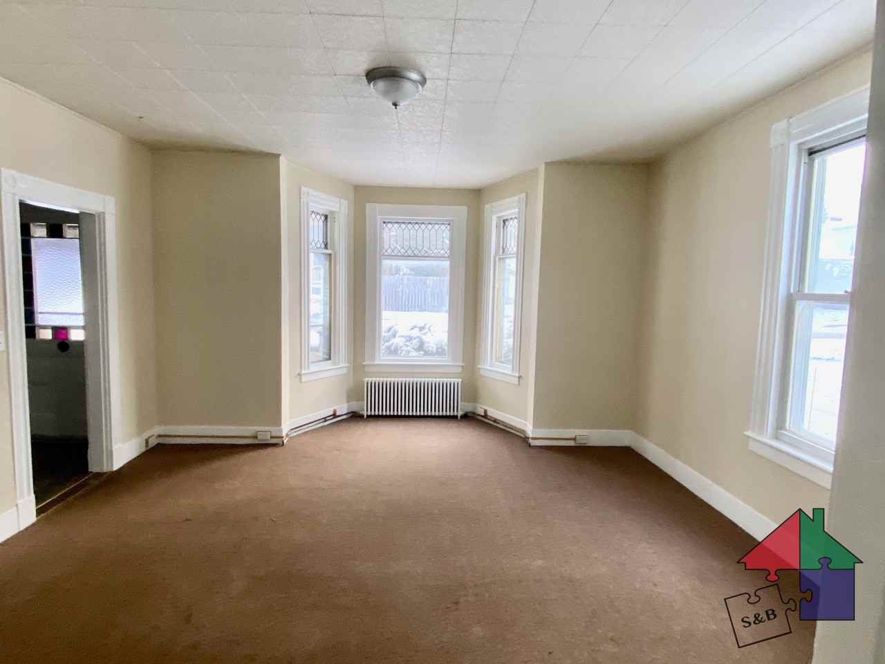 22 Lincoln Ave #22 - Photo 2 of 18