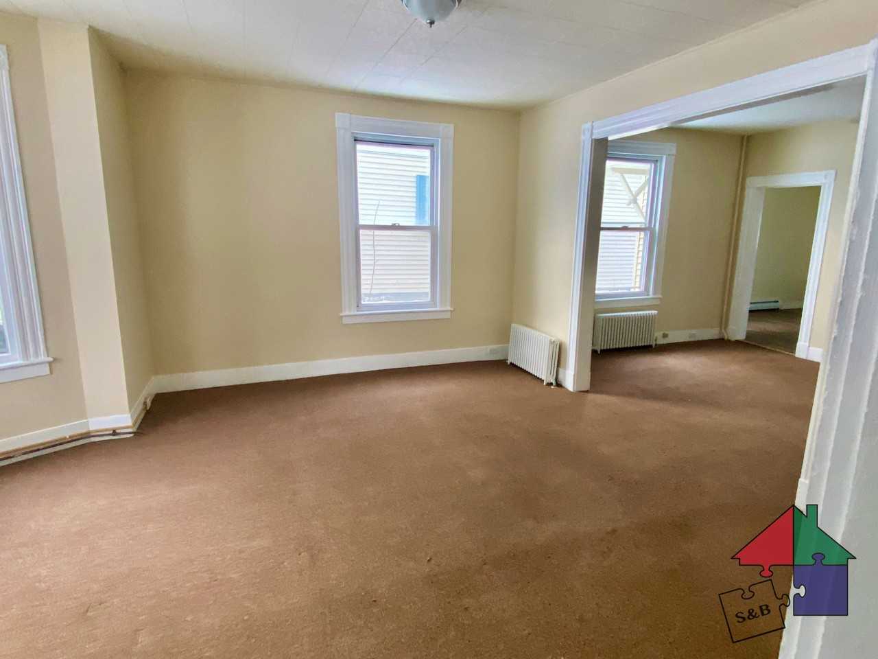 22 Lincoln Ave #22 - Photo 3 of 18