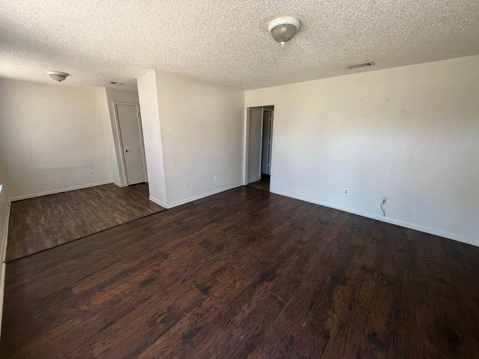 712 E Craven Ave #4 - Photo 5 of 5