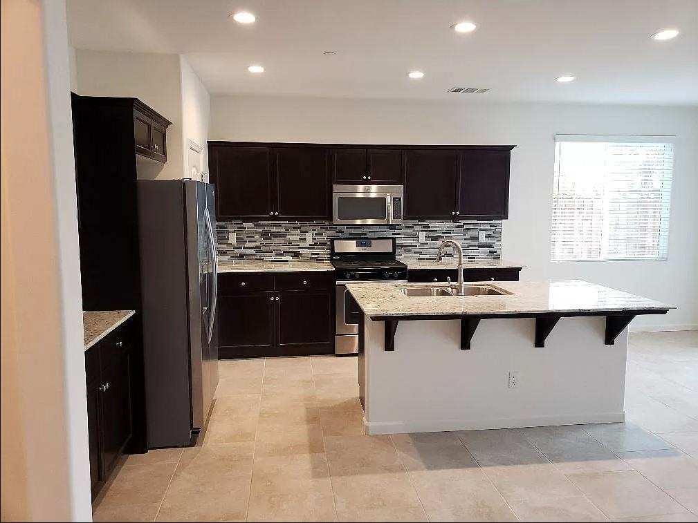 1338 Hoover Way #NA - Photo 3 of 12