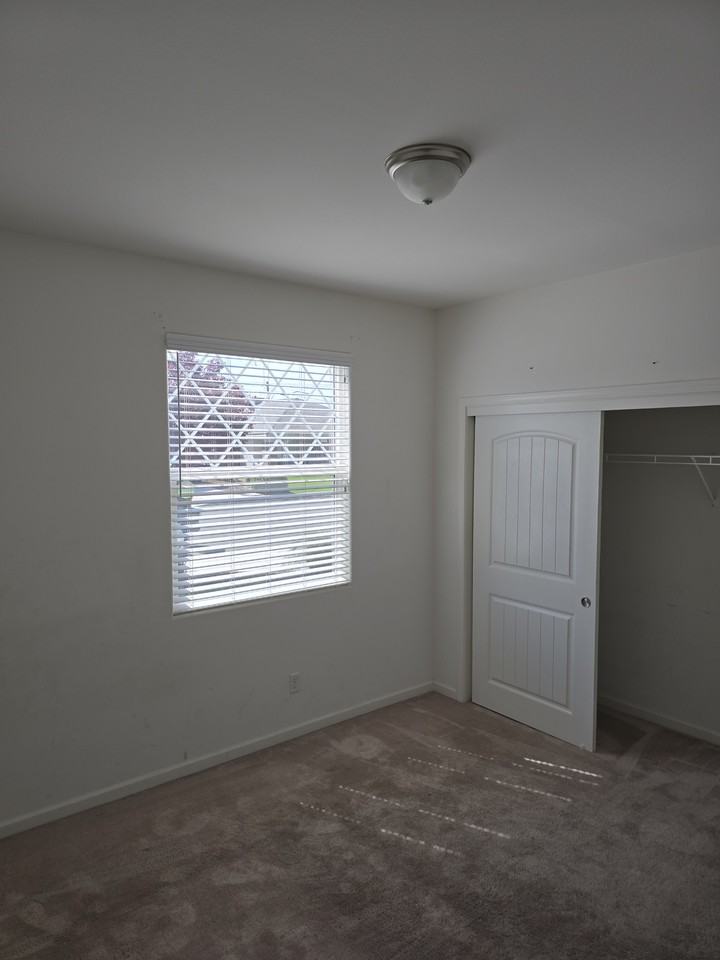 1338 Hoover Way #NA - Photo 7 of 12