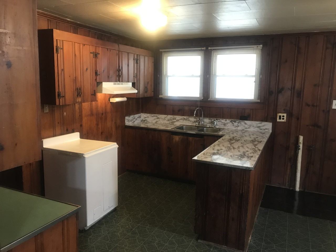 1106 N George St #NA - Photo 3 of 17