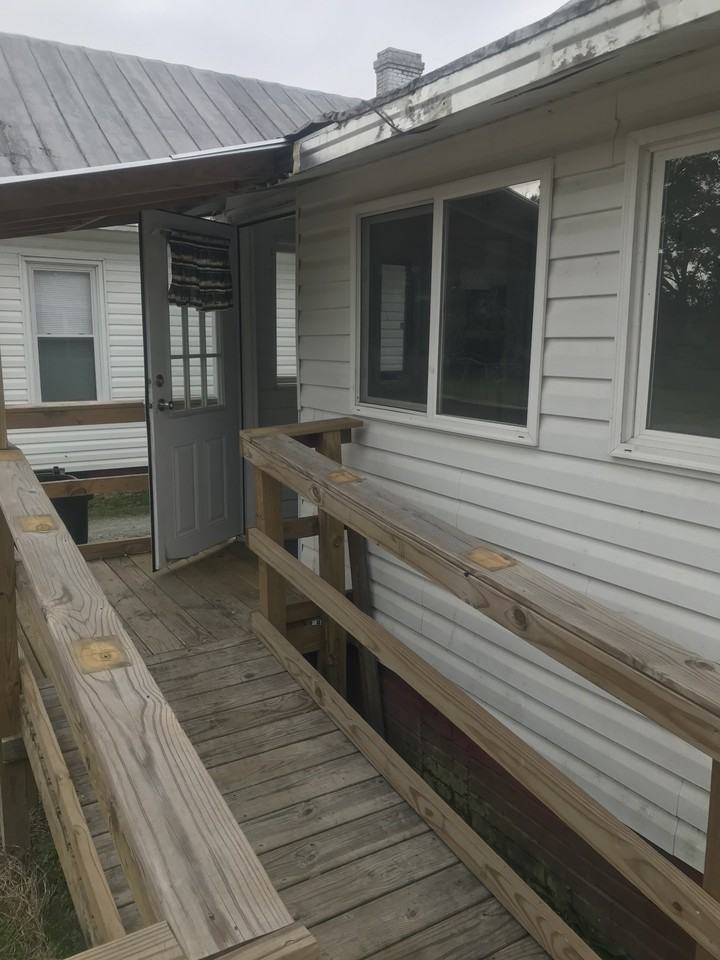 1106 N George St #NA - Photo 6 of 17