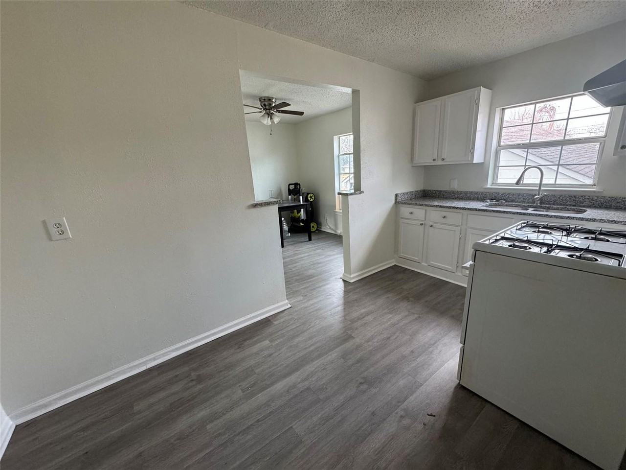 7016 Avenue F - Photo 6 of 22