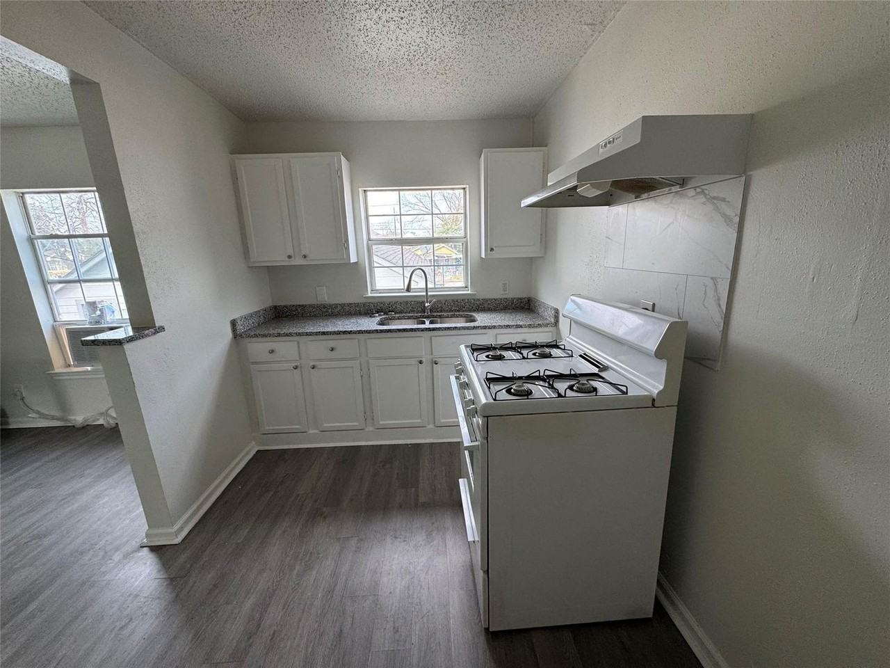 7016 Avenue F - Photo 7 of 22