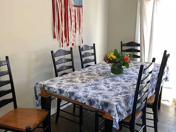 525 Dartmouth Drive - Photo 2 of 4