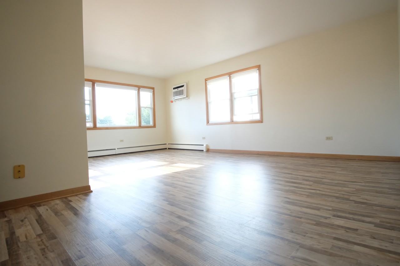 8418 West Oak Avenue #3 - Photo 3 of 25