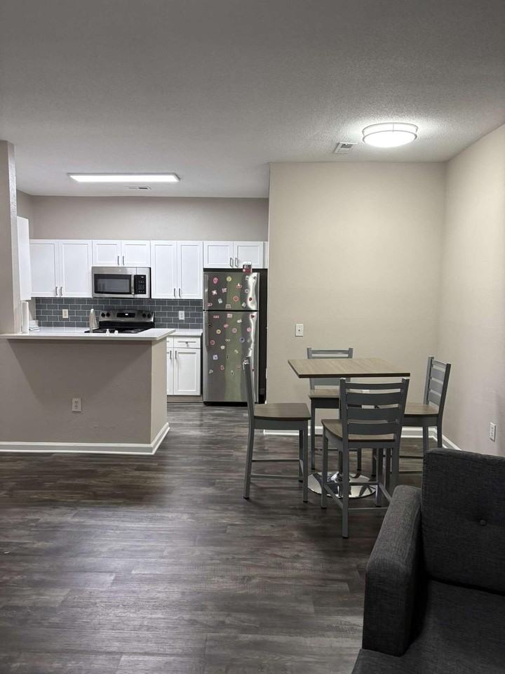 3551 Cum Laude Court - Photo 7 of 9