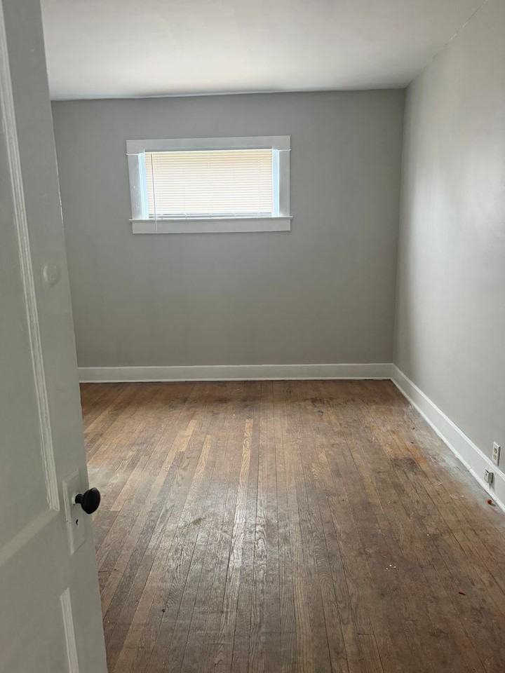 W Charles St - Photo 2 of 6