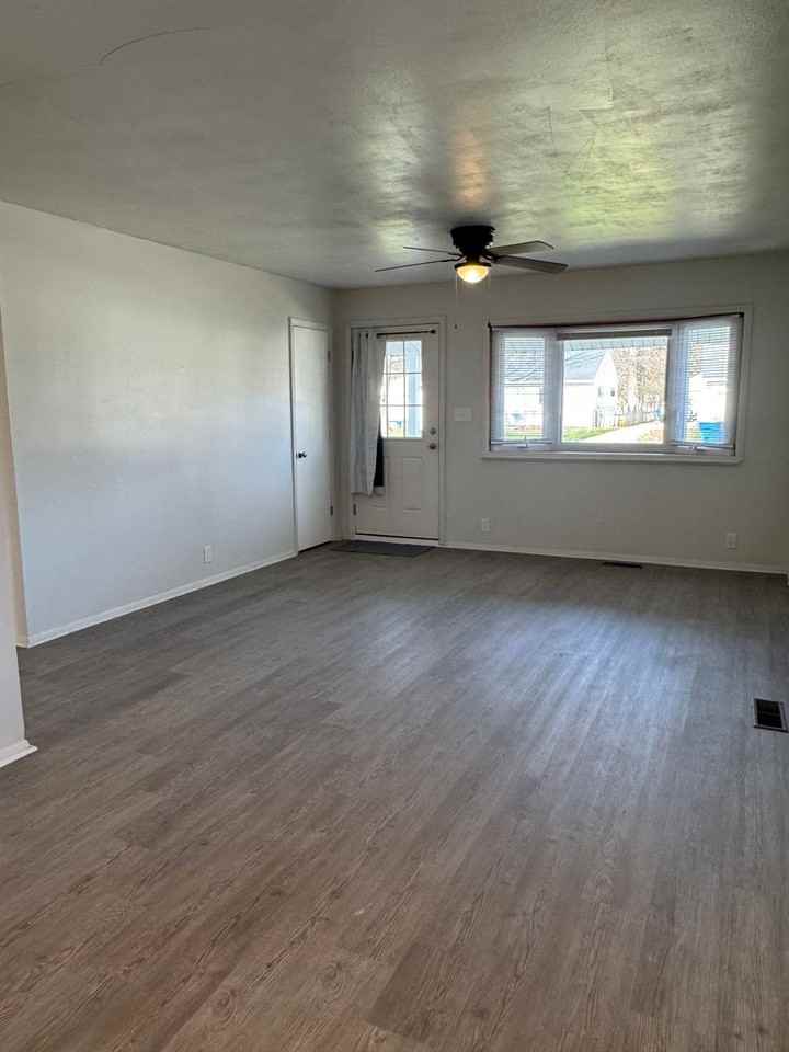 1015 Jersey St - Photo 3 of 8