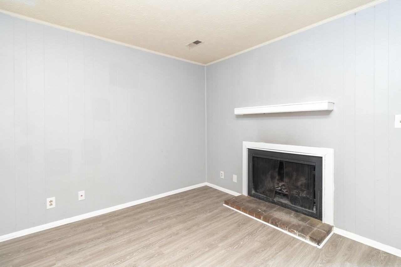 9157 Cedarpark Ln #D - Photo 4 of 23