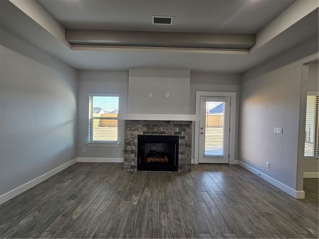 224 S Maroon Ave - Photo 5 of 31