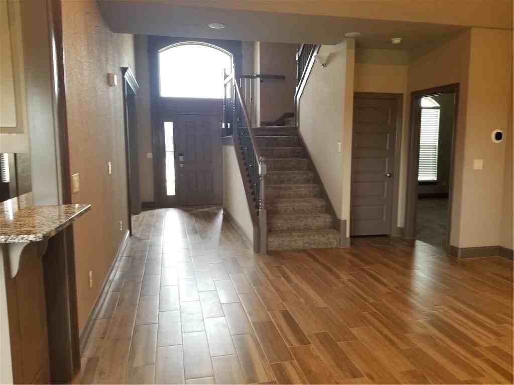 940 Sunset Ln - Photo 4 of 22