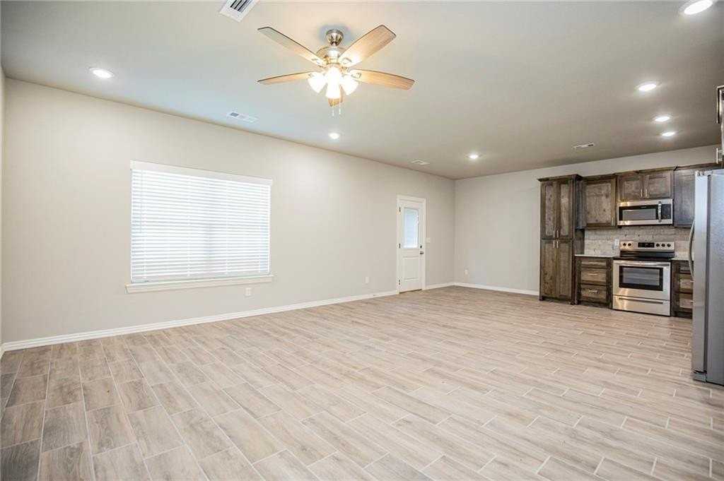 2003 Azlin Pl #B - Photo 2 of 7