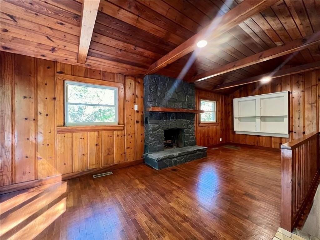 872 Butterfield Ave - Photo 2 of 10