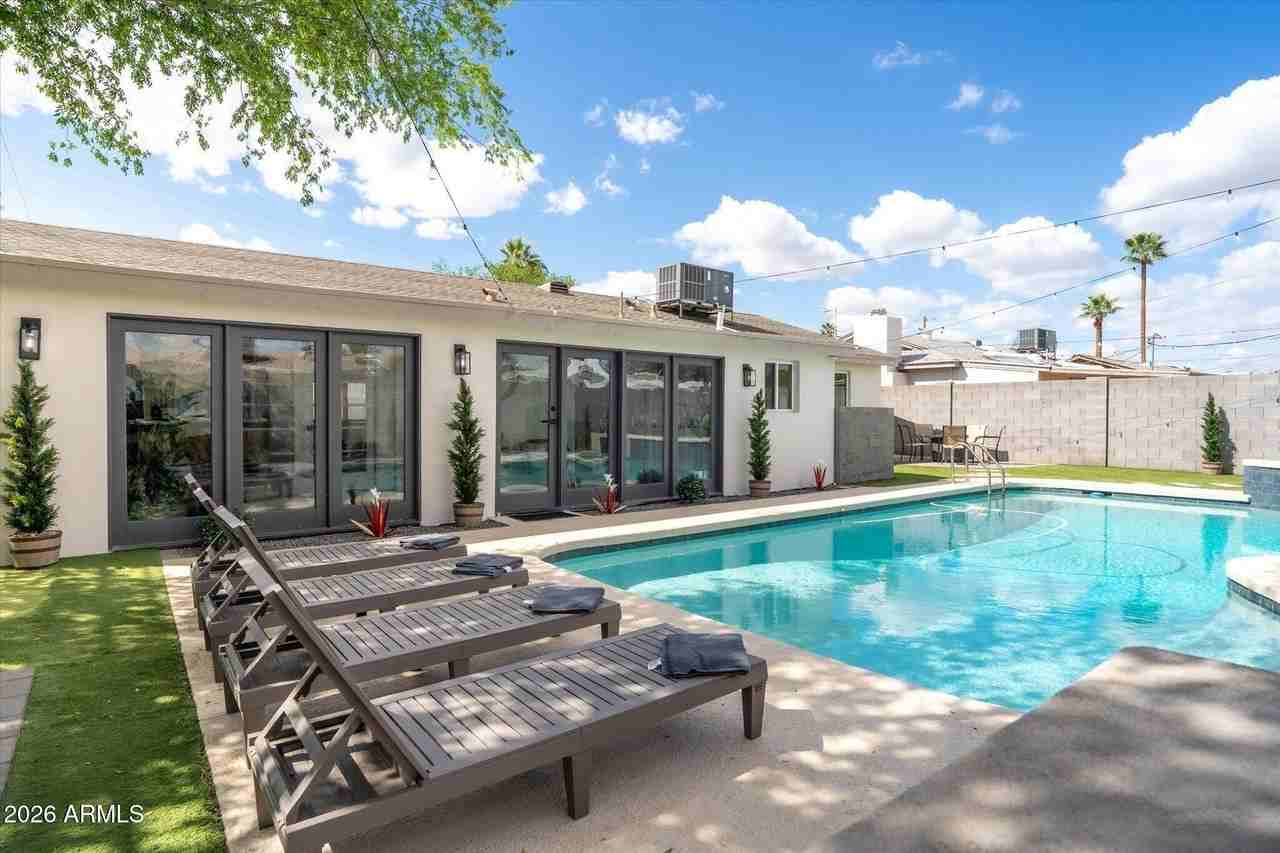 423 N 73rd Pl - Photo 4 of 50