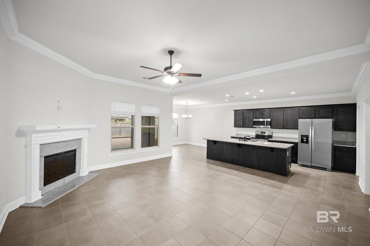 421 Silage Dr - Photo 2 of 19