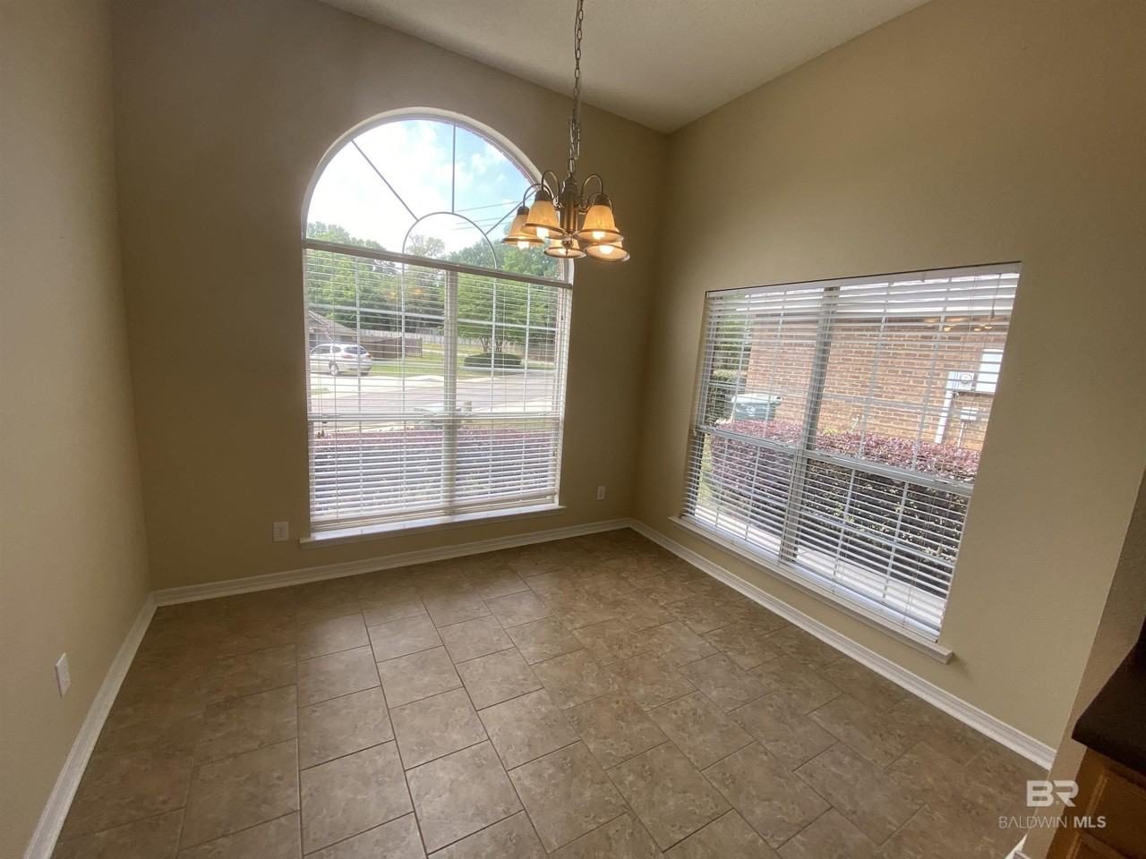 9064 Brookside Ln - Photo 3 of 16