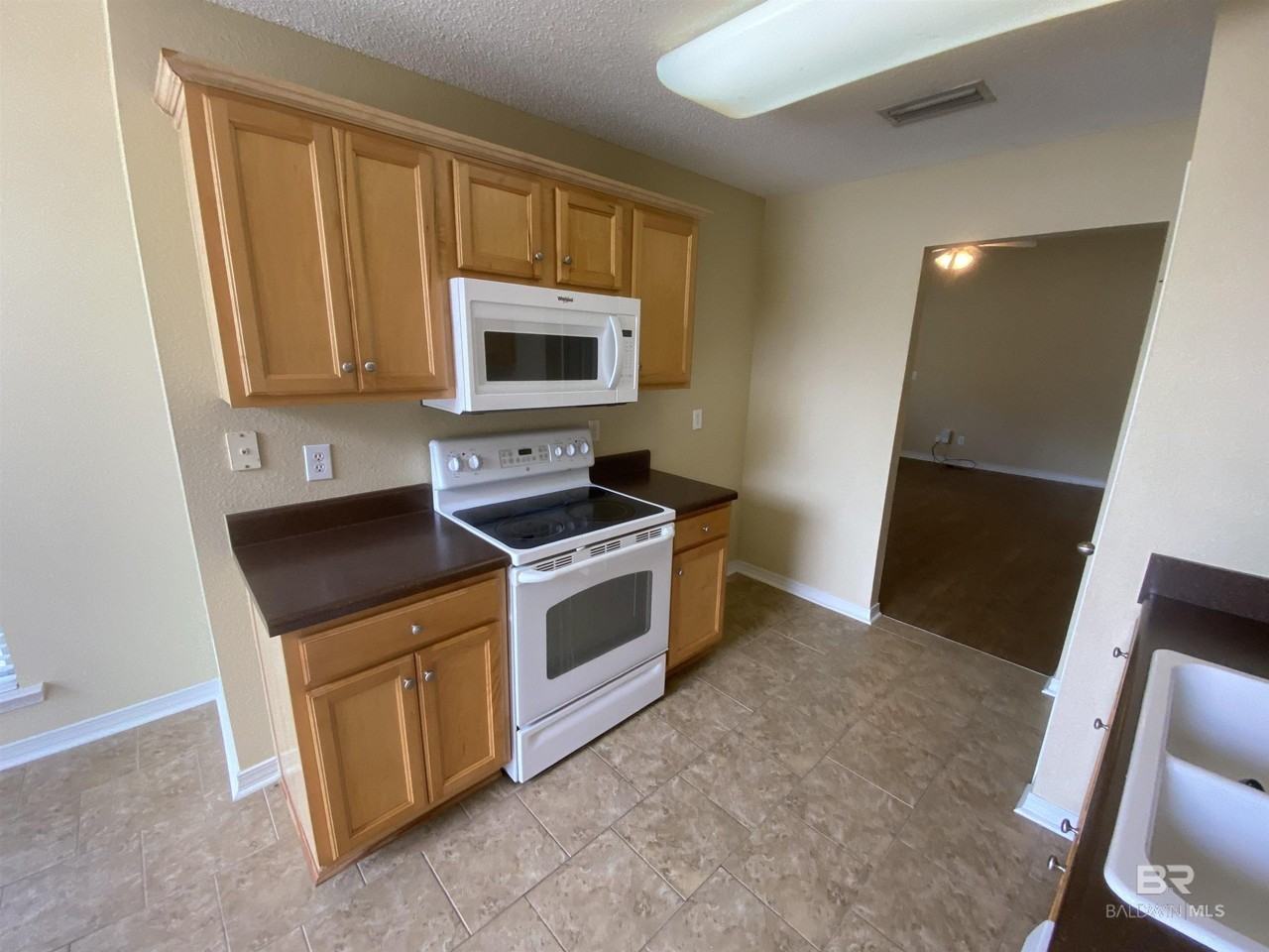 9064 Brookside Ln - Photo 4 of 16