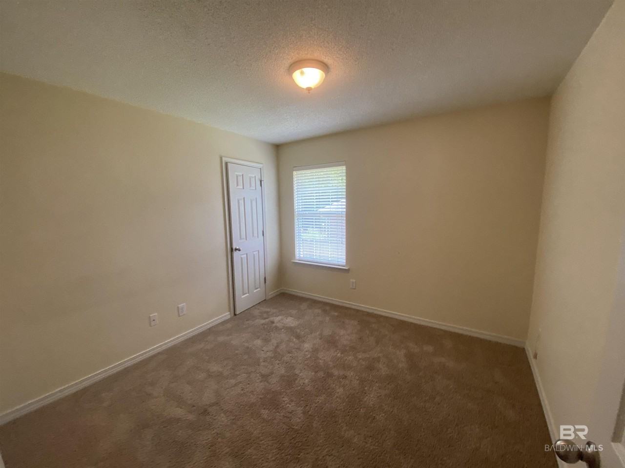 9064 Brookside Ln - Photo 6 of 16