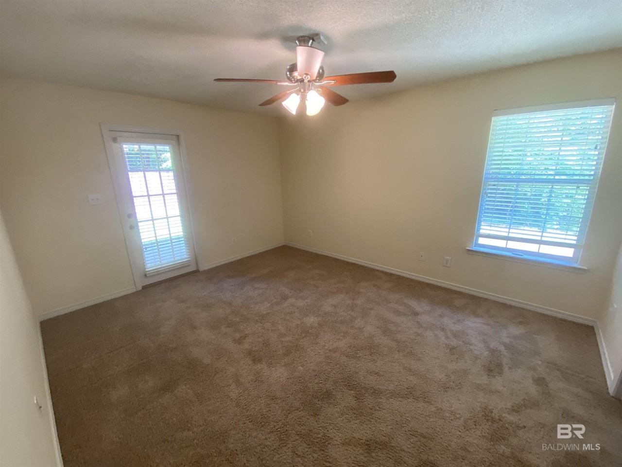 9064 Brookside Ln - Photo 7 of 16