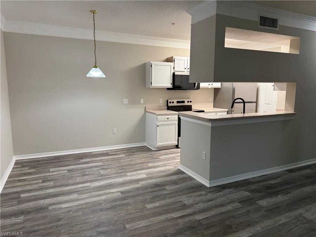 11521 Villa Grand #922 - Photo 3 of 12