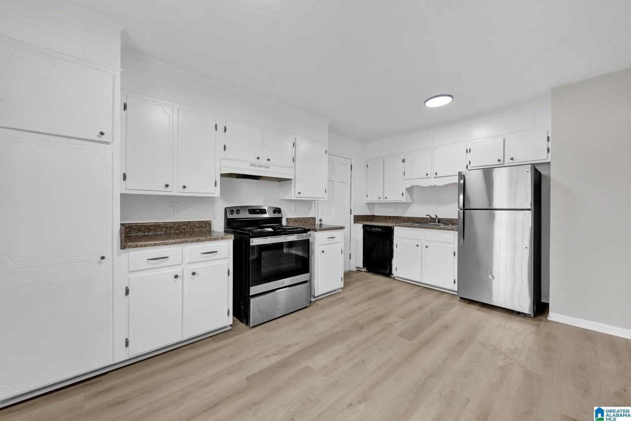 1737 Boise Ave Sw - Photo 7 of 25