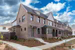 featured image of 1214 Windsor Sq