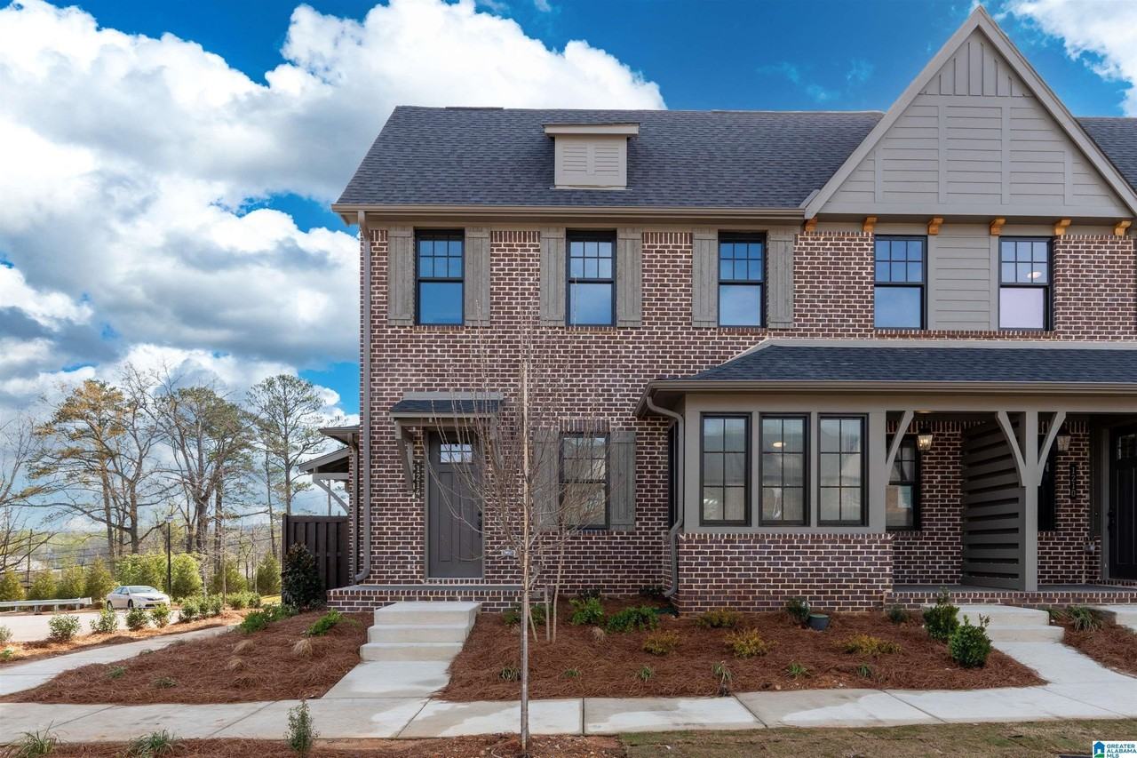 1214 Windsor Sq - Photo 2 of 27