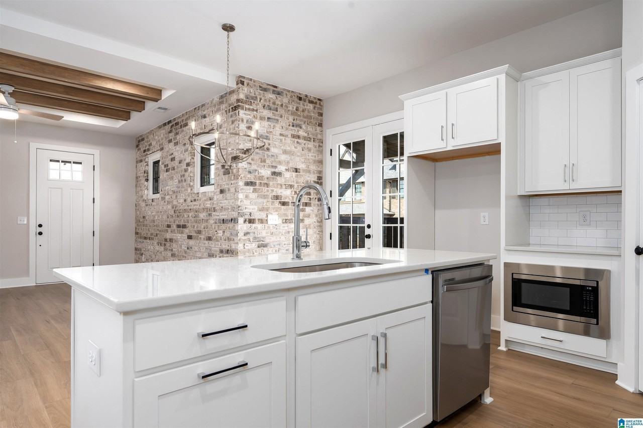 1214 Windsor Sq - Photo 6 of 27