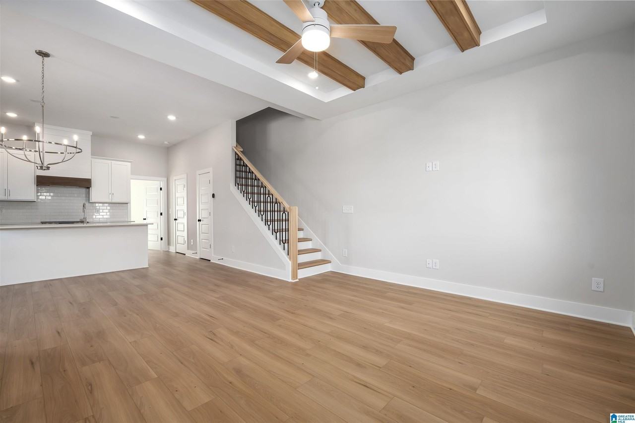 1214 Windsor Sq - Photo 7 of 27