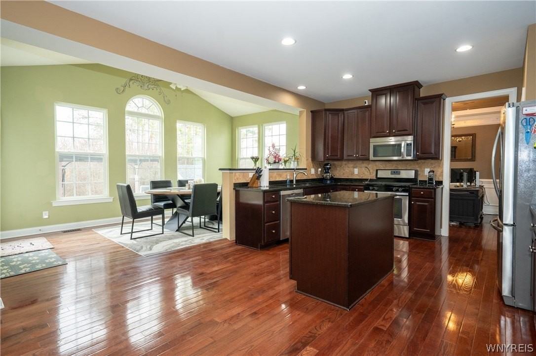 5024 Woodway Ct - Photo 6 of 41