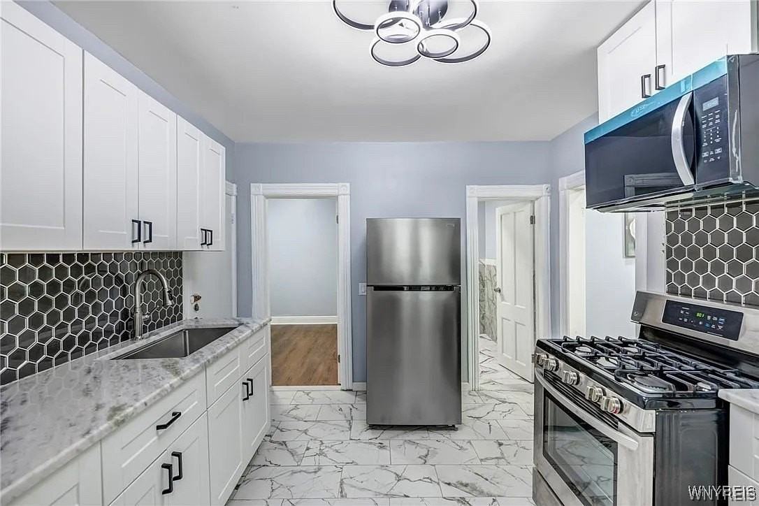 405 W Ferry unit: Lower - Photo 2 of 16