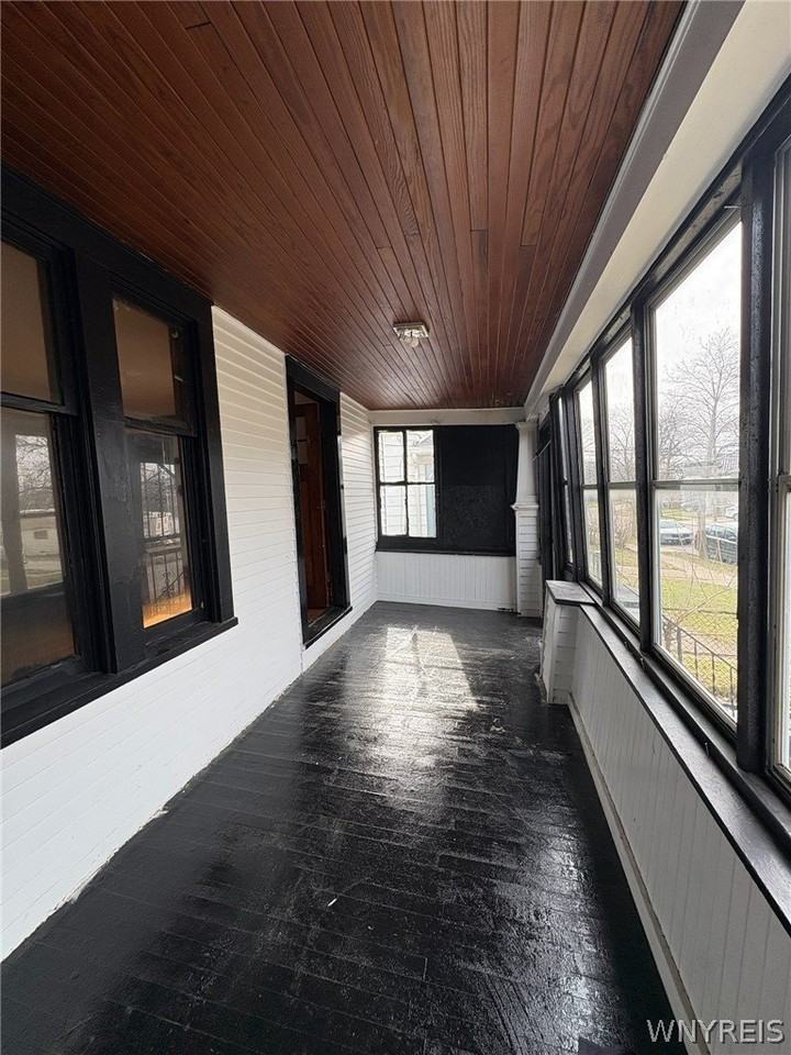 189 Westminster Ave - Photo 3 of 26