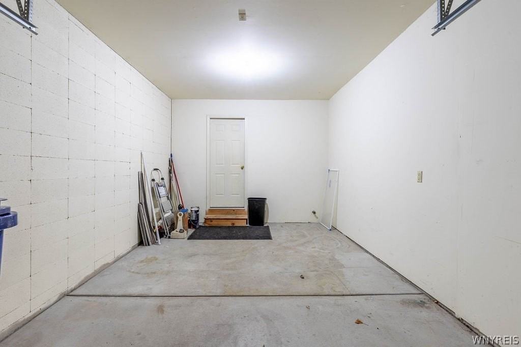 319 King Peterson Rd - Photo 4 of 29