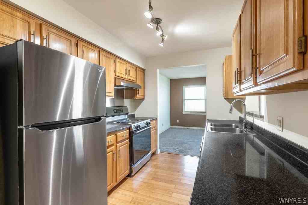 319 King Peterson Rd - Photo 7 of 29