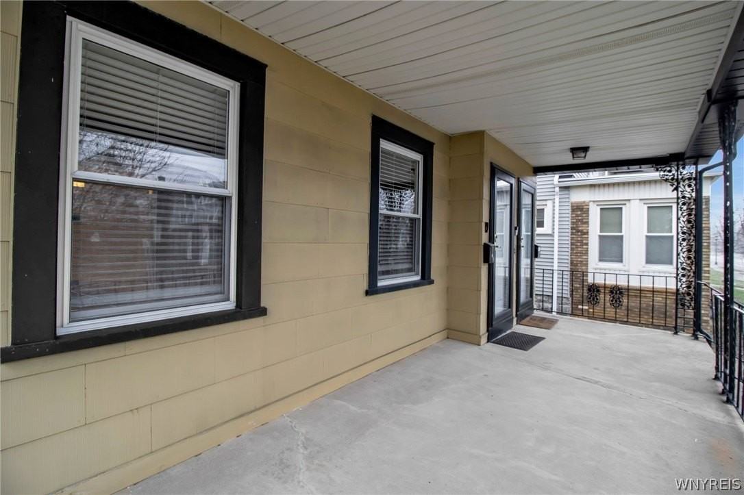 800 Amherst St - Photo 4 of 34