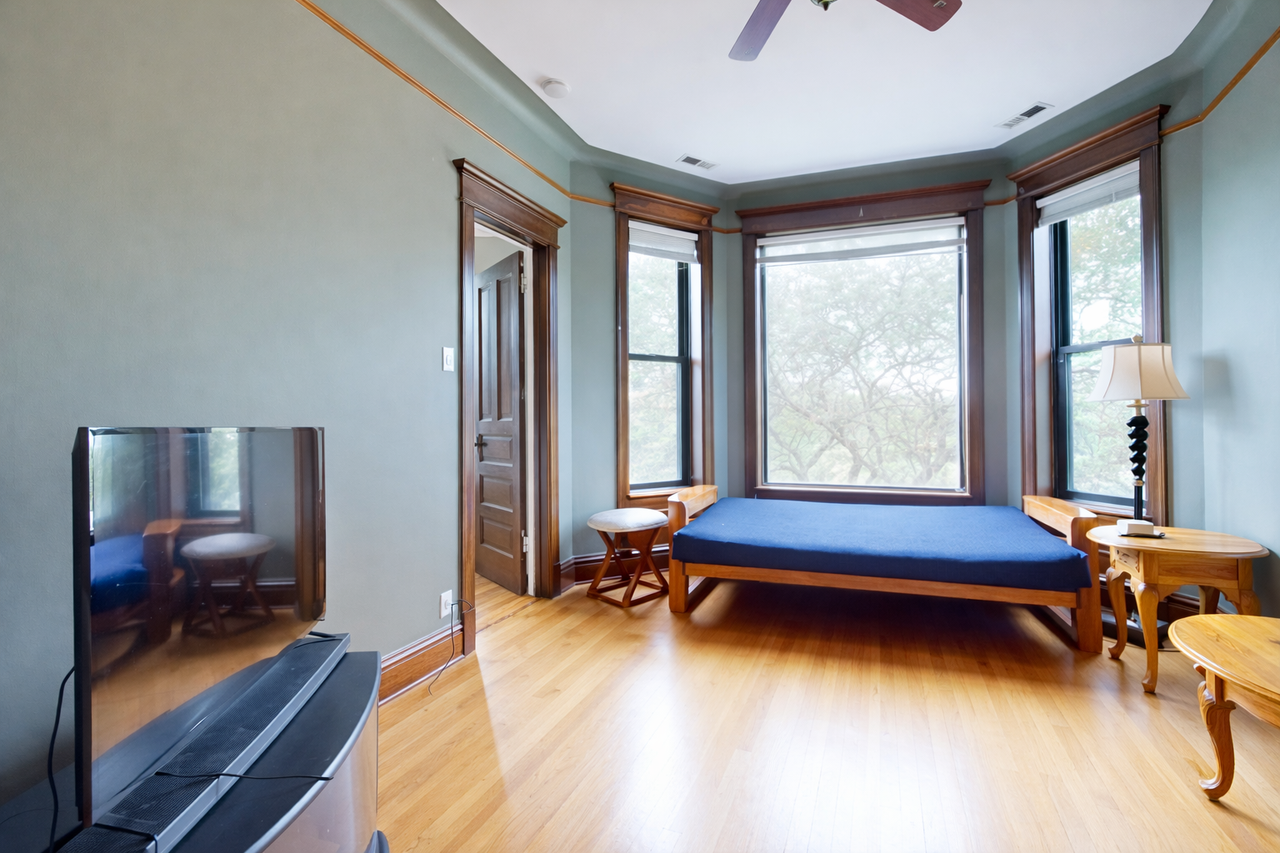 1127 W Patterson Ave #2 - Photo 3 of 8