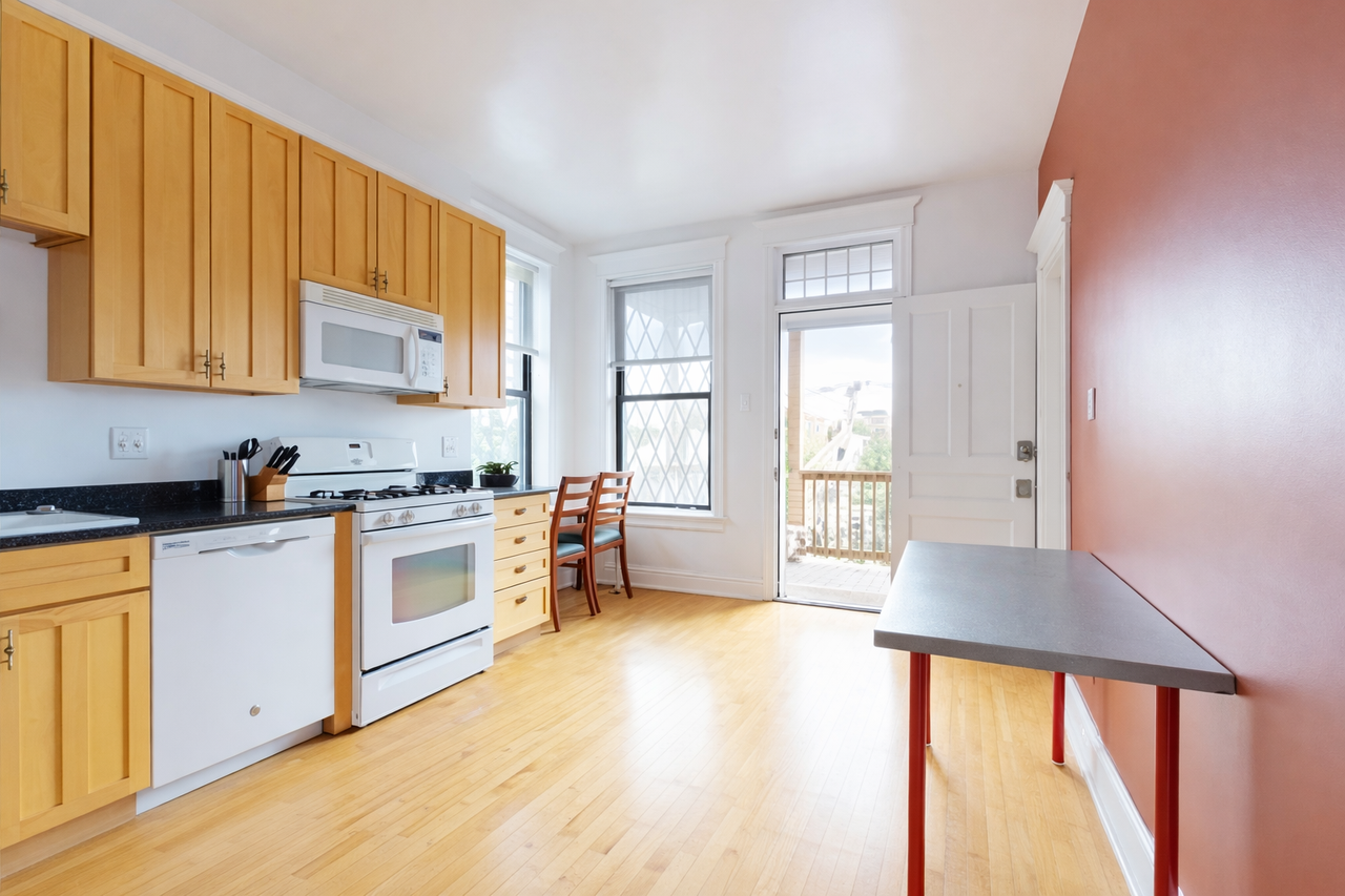 1127 W Patterson Ave #2 - Photo 4 of 8