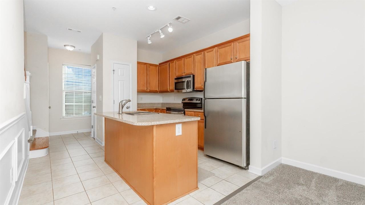 2954 Yancey Way - Photo 5 of 35